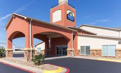 Super 8 by Wyndham Groesbeck