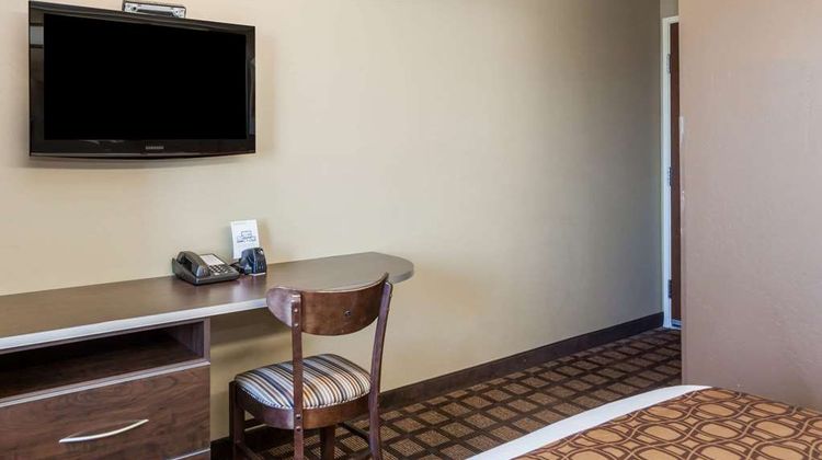 Microtel Inn & Suites  Wheeler Ridge Room
