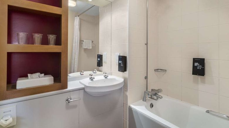 <b>Days Inn Winchester M3 Room</b>. Images powered by <a href="https://iceportal.shijigroup.com/" title="IcePortal" target="_blank">IcePortal</a>.
