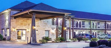 Super 8 Center Exterior