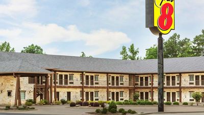 Super 8 Center