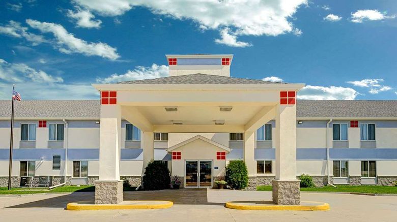 <b>Baymont Inn & Suites Wahpeton Exterior</b>. Images powered by <a href="https://iceportal.shijigroup.com/" title="IcePortal" target="_blank">IcePortal</a>.