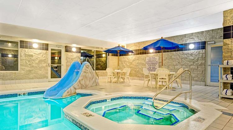 Baymont Inn & Suites Wahpeton Pool