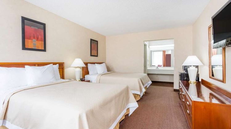 Days Inn Goldsboro Room