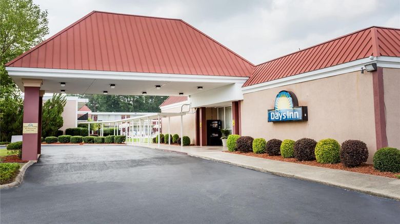 Days Inn Goldsboro Exterior. Images powered by <a href="https://iceportal.shijigroup.com" target="_blank" rel="noopener">Ice Portal</a>.