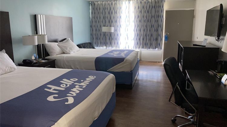 Days Inn Goldsboro Room