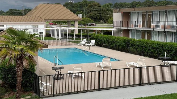 Days Inn Goldsboro Pool
