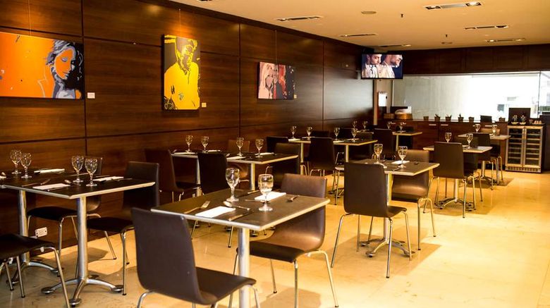 <b>Howard Johnson Hotel Cordoba Restaurant</b>. Images powered by <a href="https://iceportal.shijigroup.com/" title="IcePortal" target="_blank">IcePortal</a>.