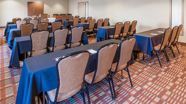 <b>Wingate by Wyndham Canton/Hall of Fame Meeting</b>. Images powered by <a href="https://iceportal.shijigroup.com/" title="IcePortal" target="_blank">IcePortal</a>.