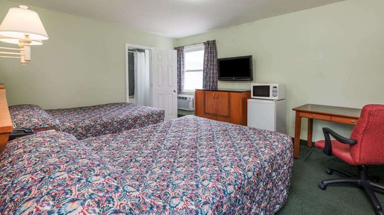<b>Knights Inn Bracebridge Room</b>. Images powered by <a href="https://iceportal.shijigroup.com/" title="IcePortal" target="_blank">IcePortal</a>.