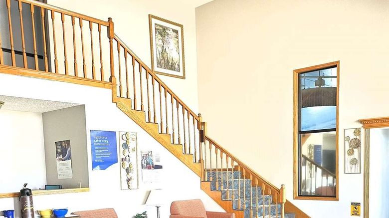 <b>Days Inn North Sioux City SD Lobby</b>. Images powered by <a href="https://iceportal.shijigroup.com/" title="IcePortal" target="_blank">IcePortal</a>.