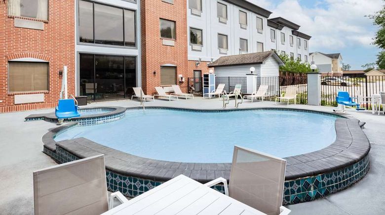 <b>Wingate by Wyndham Houston IAH Airport Pool</b>. Images powered by <a href="https://iceportal.shijigroup.com/" title="IcePortal" target="_blank">IcePortal</a>.