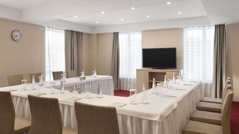 <b>Ramada Encore Istanbul Bayrampasa Meeting</b>. Images powered by <a href="https://iceportal.shijigroup.com/" title="IcePortal" target="_blank">IcePortal</a>.