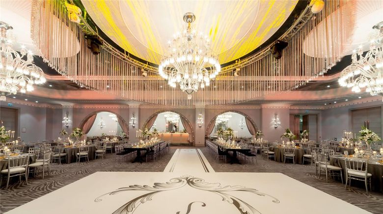 <b>Wyndham Grand Istanbul Kalamis Marina Ballroom</b>. Images powered by <a href="https://iceportal.shijigroup.com/" title="IcePortal" target="_blank">IcePortal</a>.