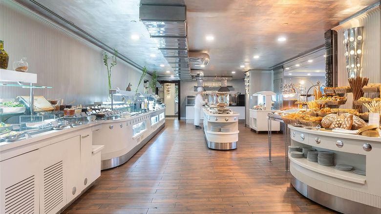 <b>Wyndham Grand Istanbul Kalamis Marina Restaurant</b>. Images powered by <a href="https://iceportal.shijigroup.com/" title="IcePortal" target="_blank">IcePortal</a>.