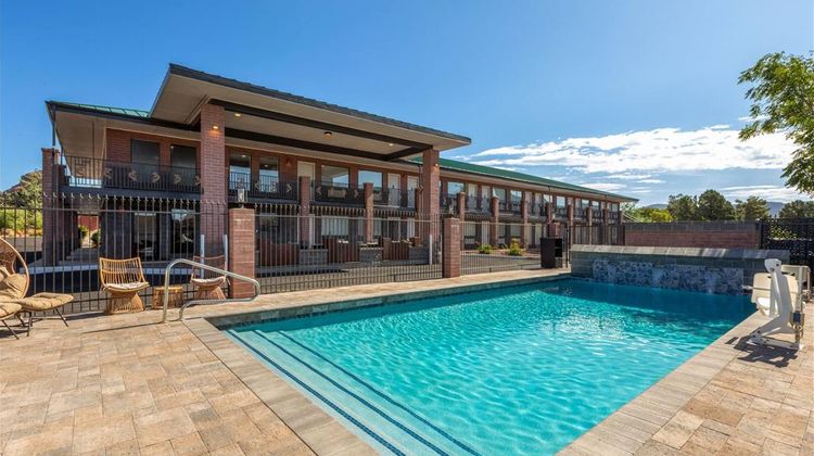 Kokopelli Inn, Trademark Collection Pool