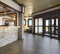 Days Inn High Level Lobby