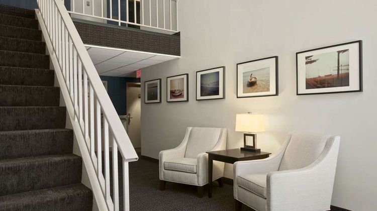 Travelodge Hubbard Lobby