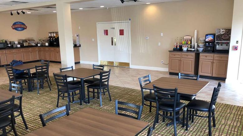 <b>Baymont by Wyndham Albany Airport North Restaurant</b>. Images powered by <a href="https://iceportal.shijigroup.com/" title="IcePortal" target="_blank">IcePortal</a>.