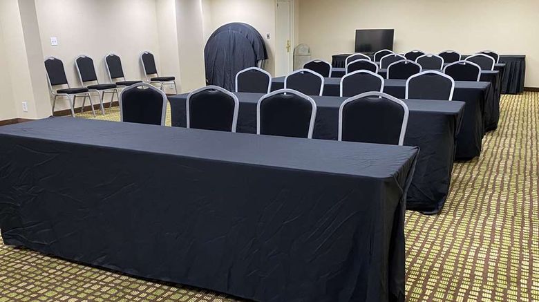 <b>Baymont by Wyndham Albany Airport North Meeting</b>. Images powered by <a href="https://iceportal.shijigroup.com/" title="IcePortal" target="_blank">IcePortal</a>.