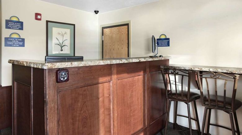 <b>Days Inn Beaver Lobby</b>. Images powered by <a href="https://iceportal.shijigroup.com/" title="IcePortal" target="_blank">IcePortal</a>.