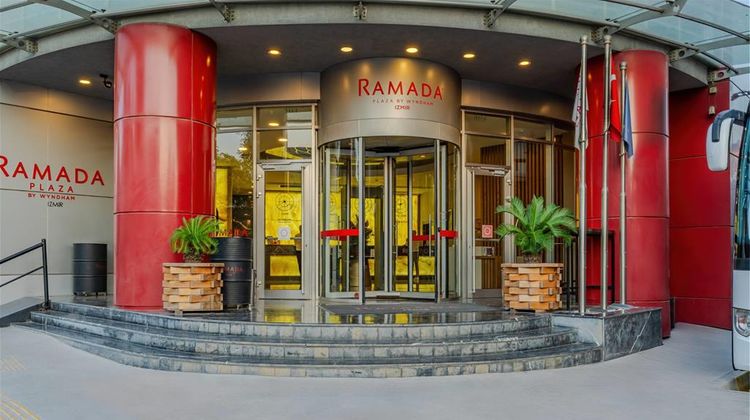 Ramada Plaza By Wyndham Izmir Exterior