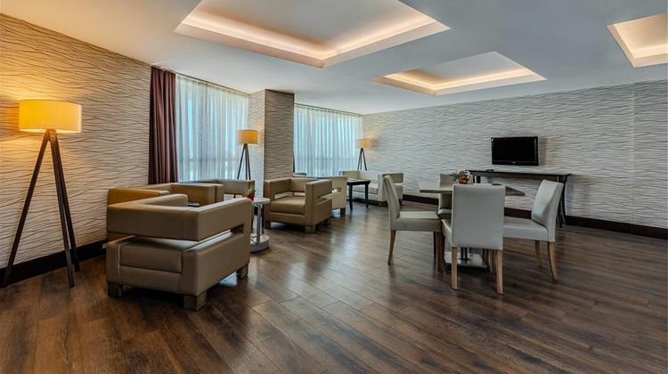Ramada Plaza By Wyndham Izmir Lobby