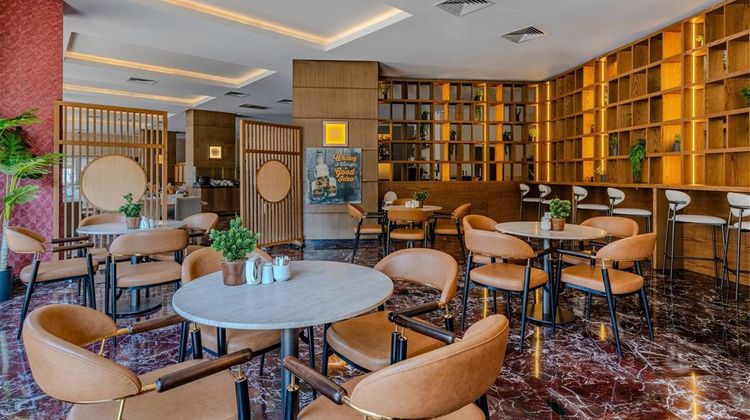 Ramada Plaza By Wyndham Izmir Restaurant