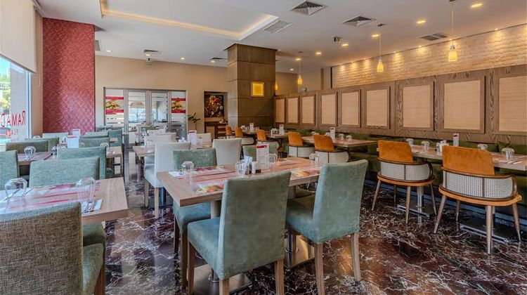 Ramada Plaza By Wyndham Izmir Restaurant
