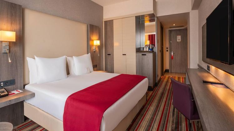 Ramada Plaza By Wyndham Izmir Room