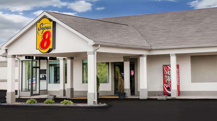 Super 8 Monteagle Exterior