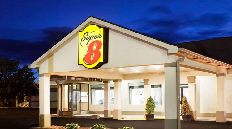Super 8 Monteagle Exterior