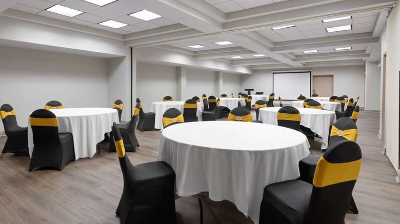 <b>Days Inn & Suites Albany Meeting</b>. Images powered by <a href="https://iceportal.shijigroup.com/" title="IcePortal" target="_blank">IcePortal</a>.