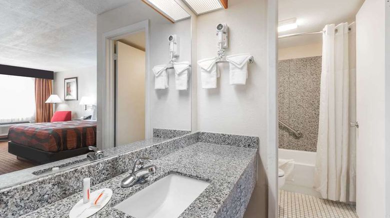 <b>Days Inn Pearl/Jackson Airport Room</b>. Images powered by <a href="https://iceportal.shijigroup.com/" title="IcePortal" target="_blank">IcePortal</a>.