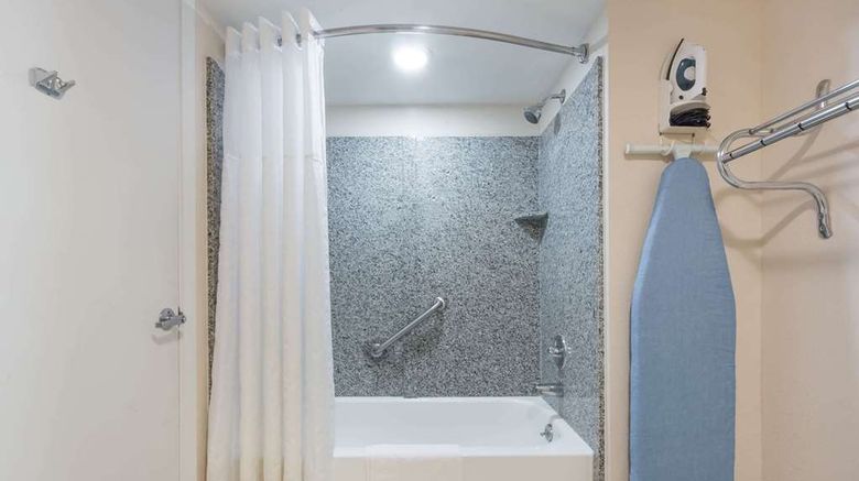 <b>Days Inn Pearl/Jackson Airport Room</b>. Images powered by <a href="https://iceportal.shijigroup.com/" title="IcePortal" target="_blank">IcePortal</a>.