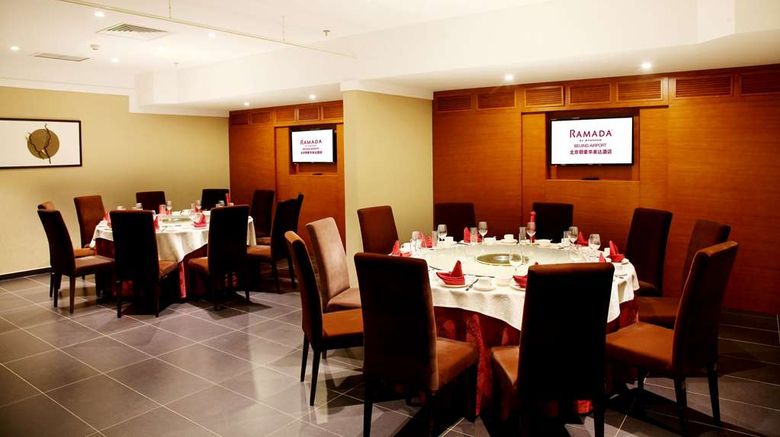 <b>Ramada by Wyndham Beijing Airport Restaurant</b>. Images powered by <a href="https://iceportal.shijigroup.com/" title="IcePortal" target="_blank">IcePortal</a>.