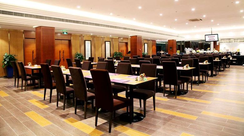 <b>Ramada by Wyndham Beijing Airport Restaurant</b>. Images powered by <a href="https://iceportal.shijigroup.com/" title="IcePortal" target="_blank">IcePortal</a>.