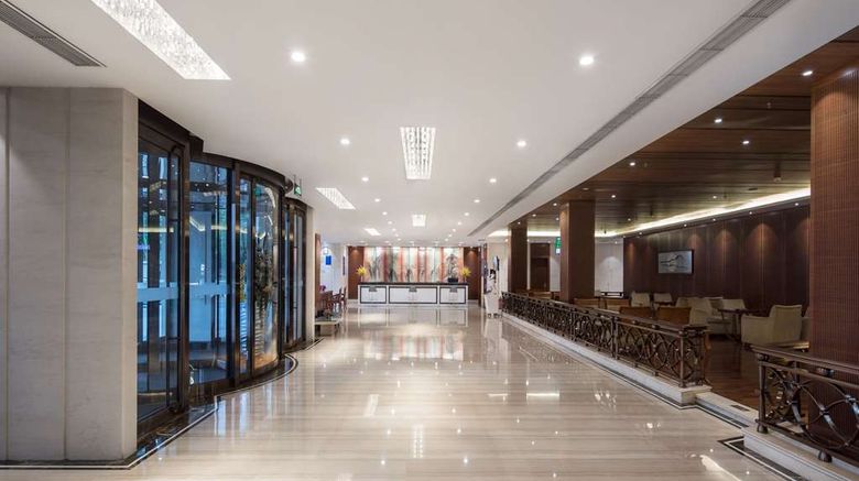 <b>Ramada by Wyndham Beijing Airport Lobby</b>. Images powered by <a href="https://iceportal.shijigroup.com/" title="IcePortal" target="_blank">IcePortal</a>.