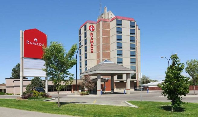 Ramada Lethbridge Exterior