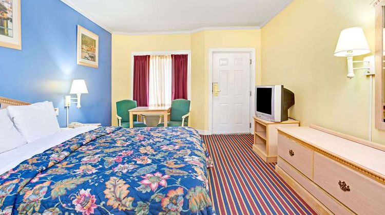 Days Inn Kingsland Room