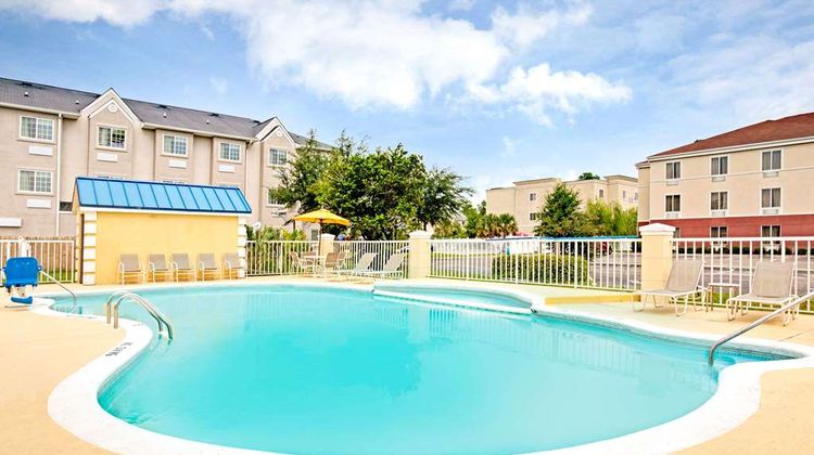 Days Inn Kingsland Pool