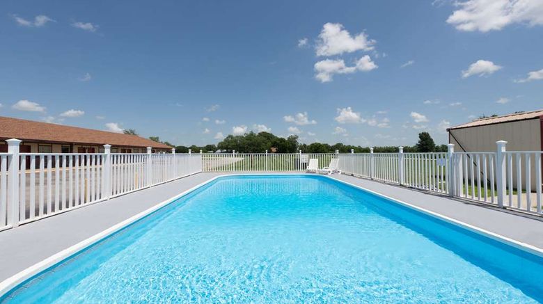 <b>Americas Best Value inn Chanute Pool</b>. Images powered by <a href="https://iceportal.shijigroup.com/" title="IcePortal" target="_blank">IcePortal</a>.