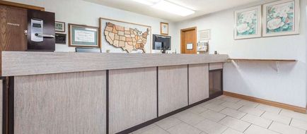 Americas Best Value inn Chanute Lobby