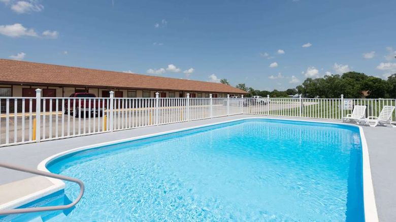 <b>Americas Best Value inn Chanute Pool</b>. Images powered by <a href="https://iceportal.shijigroup.com/" title="IcePortal" target="_blank">IcePortal</a>.