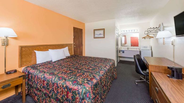 <b>Americas Best Value inn Chanute Room</b>. Images powered by <a href="https://iceportal.shijigroup.com/" title="IcePortal" target="_blank">IcePortal</a>.