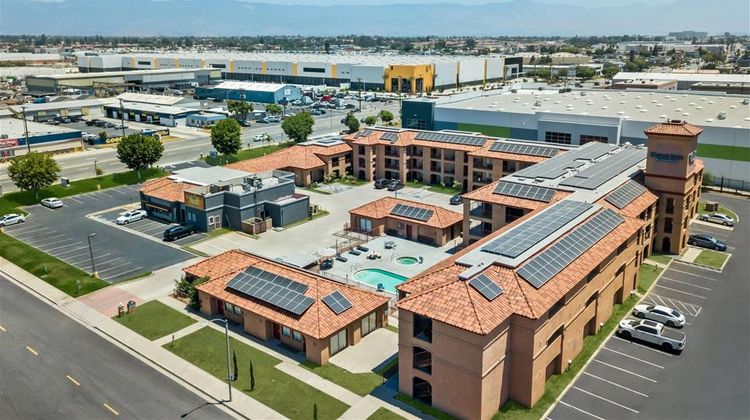 Days Inn Fontana / Rialto Exterior