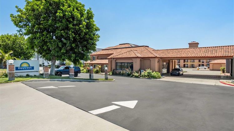 Days Inn Fontana / Rialto Exterior