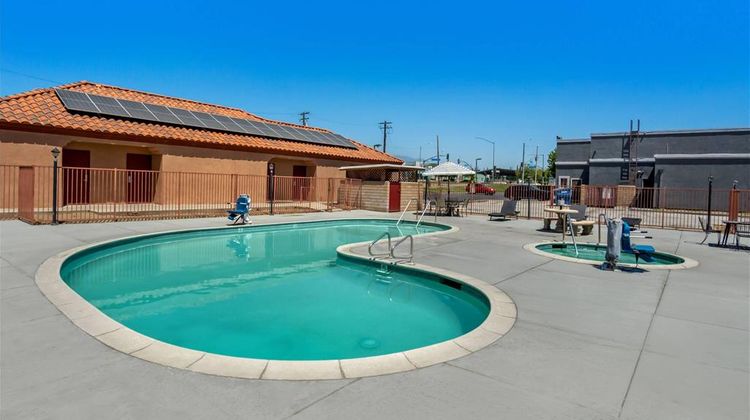 Days Inn Fontana / Rialto Pool
