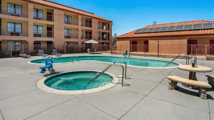 Days Inn Fontana / Rialto Pool