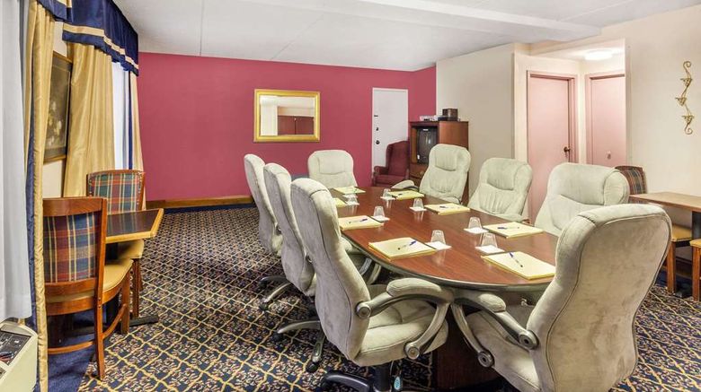 <b>Baymont Inn & Suites London Meeting</b>. Images powered by <a href="https://iceportal.shijigroup.com/" title="IcePortal" target="_blank">IcePortal</a>.